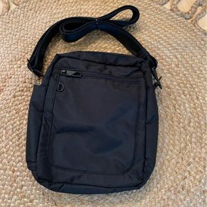 Travelon anti theft crossbody bag brand new